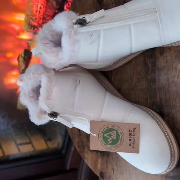 White Mountain booties - Picture 2 of 6